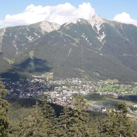 Ferienwohnung Seefeld Dorfplatz Apartment *
